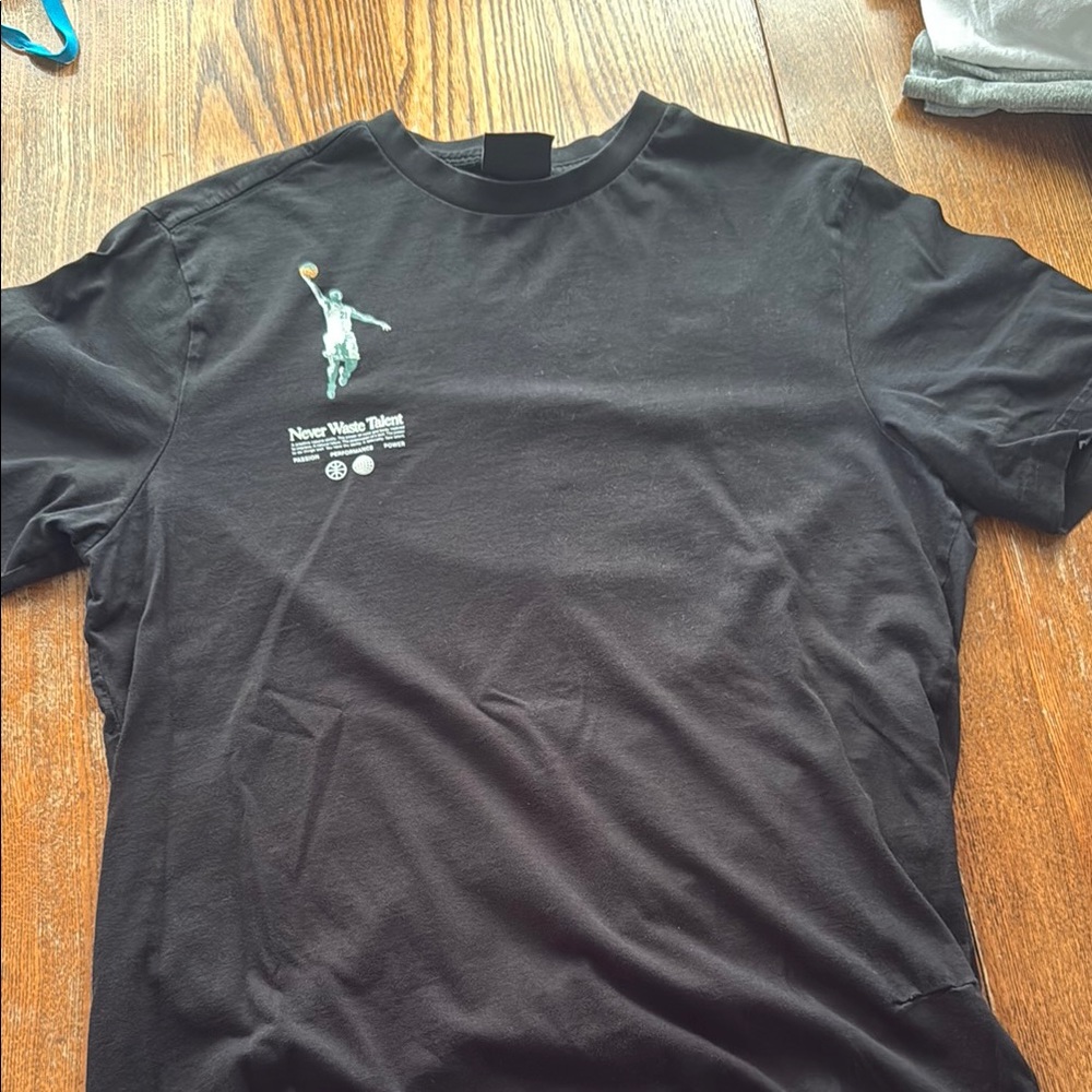 H&M Black Short Sleeve Tee with Graphic Design